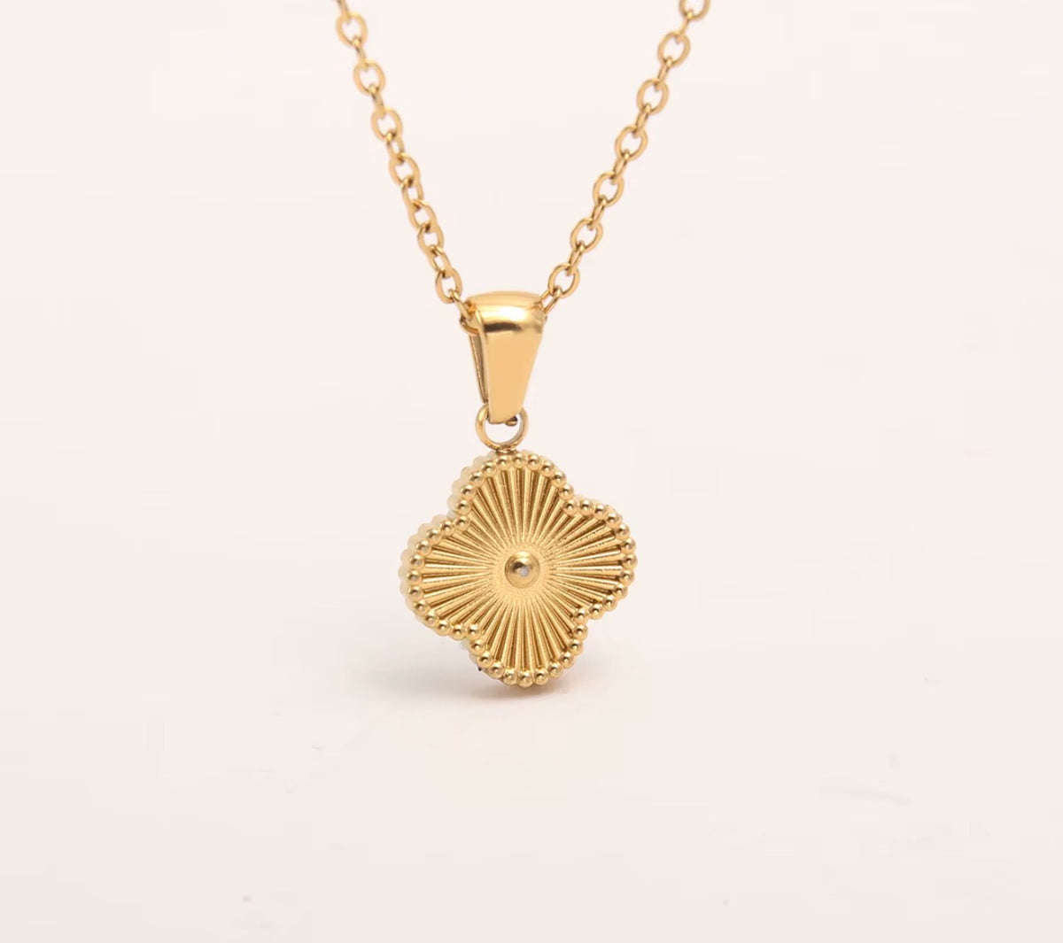 Initial necklace 18k gold plated stainless steel