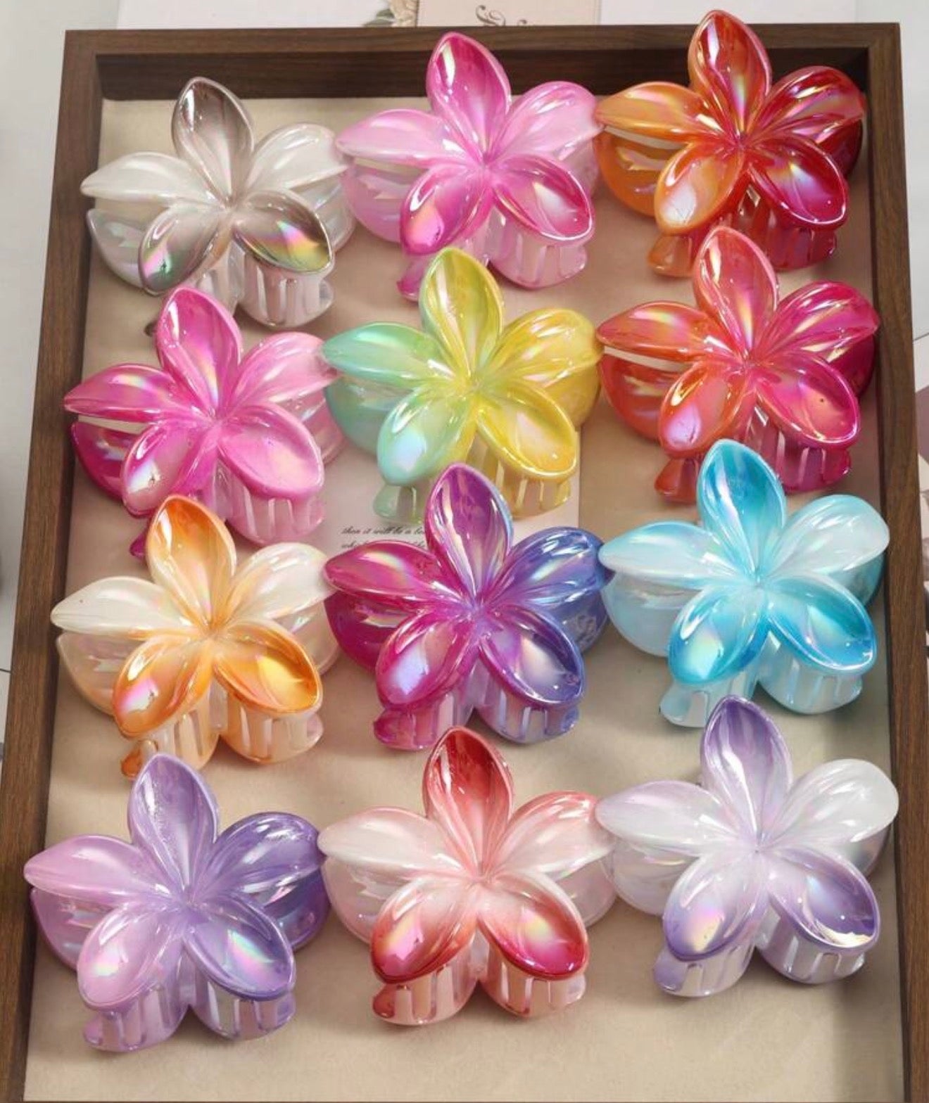 Flower claw clip random colour