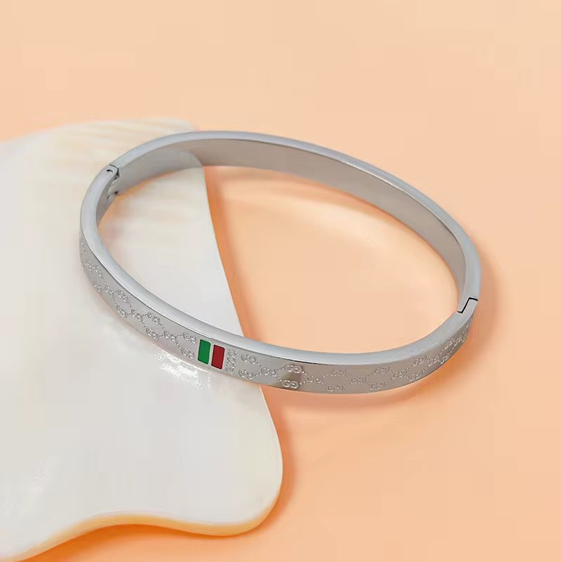 Gold plated luxury bangle
