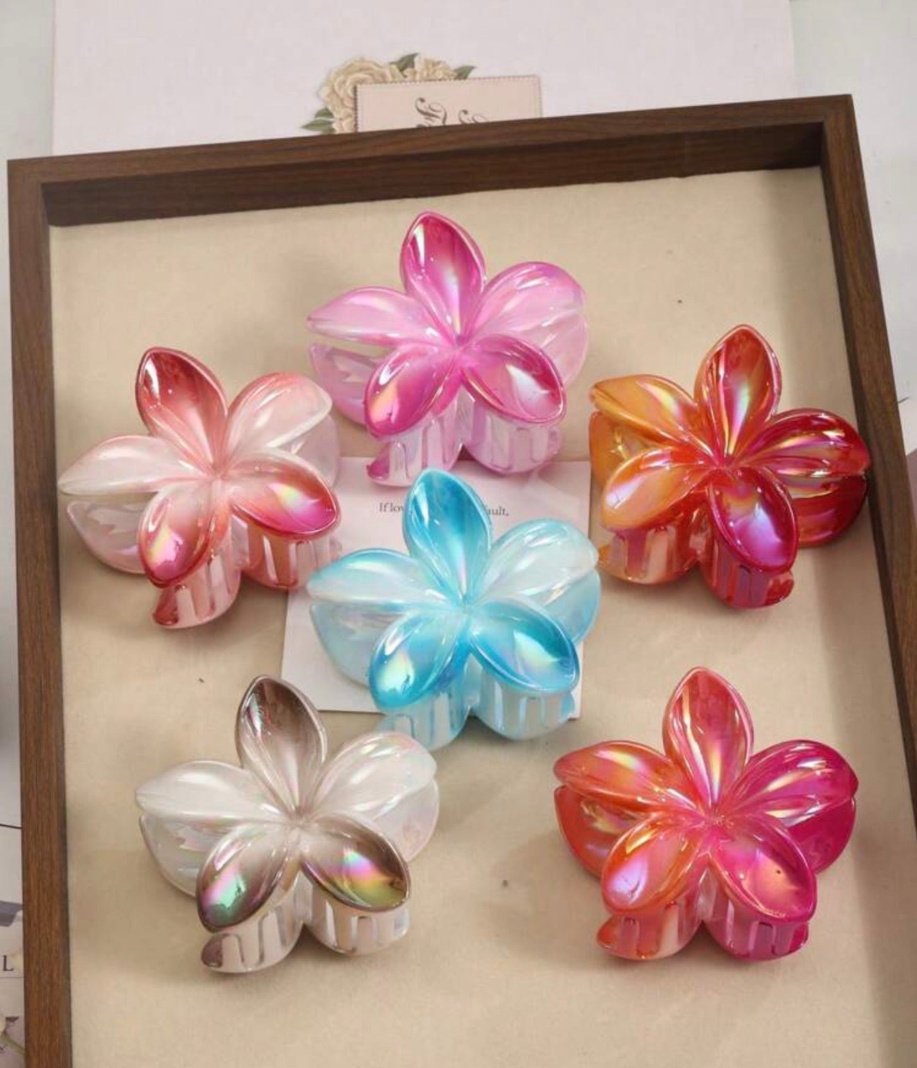 Flower claw clip random colour